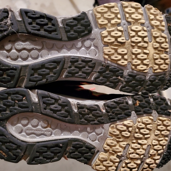 New Balance - Picture 3 of 4